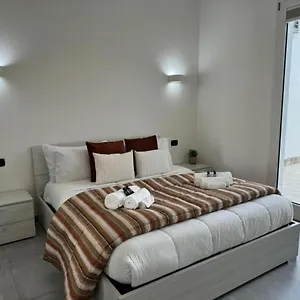 Moderno E Confortevole Appartamento, Wi-fi E Parcheggio Gratuito Appartamento